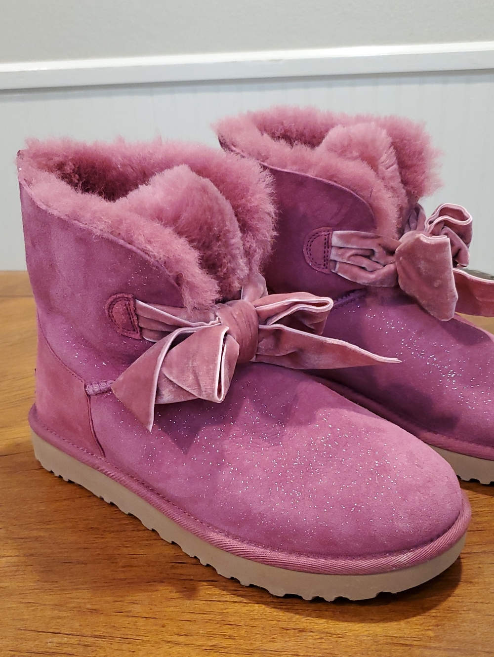 NEW Ugg Gita Twinkle Bow Mini Boots